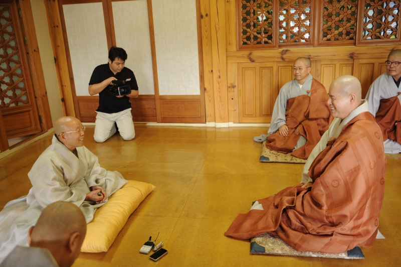 2010.09.11_예방 법전 종정예하,원로의장 종산대종사 (2)